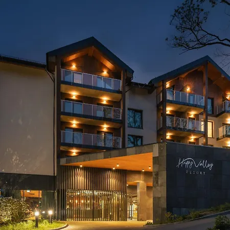 Hotel apartamentowy Happy Valley 4*